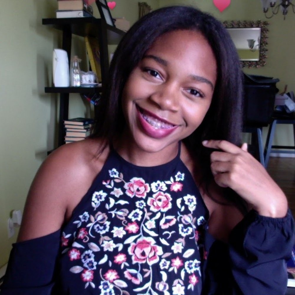 Meet your Posher, Kayla